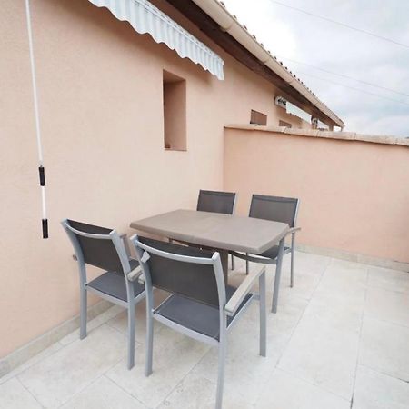 Studio Meuble Avec Terrasse Greoux-les-Bains Luaran gambar