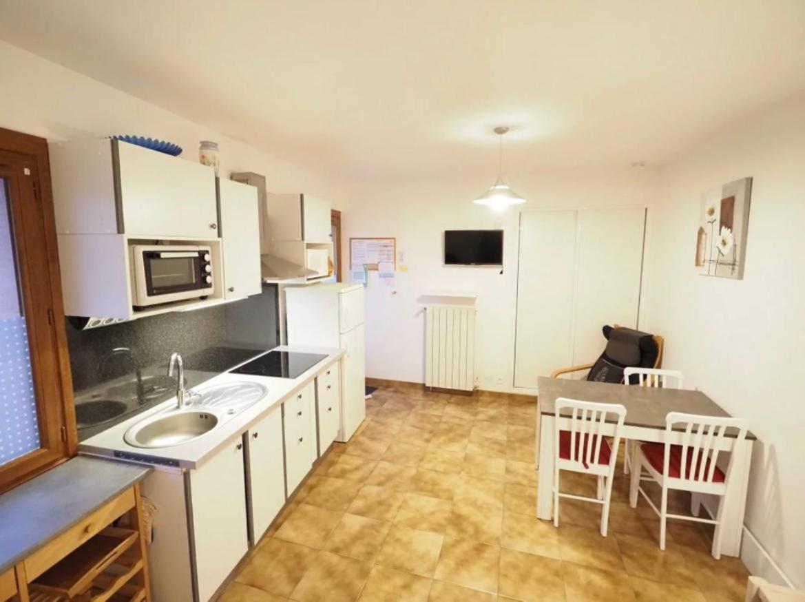 Studio Meuble Avec Terrasse Greoux-les-Bains Luaran gambar